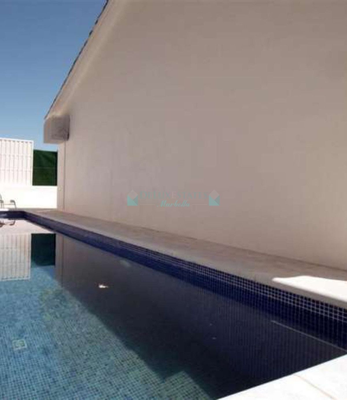 Villa for sale in Nueva Andalucia