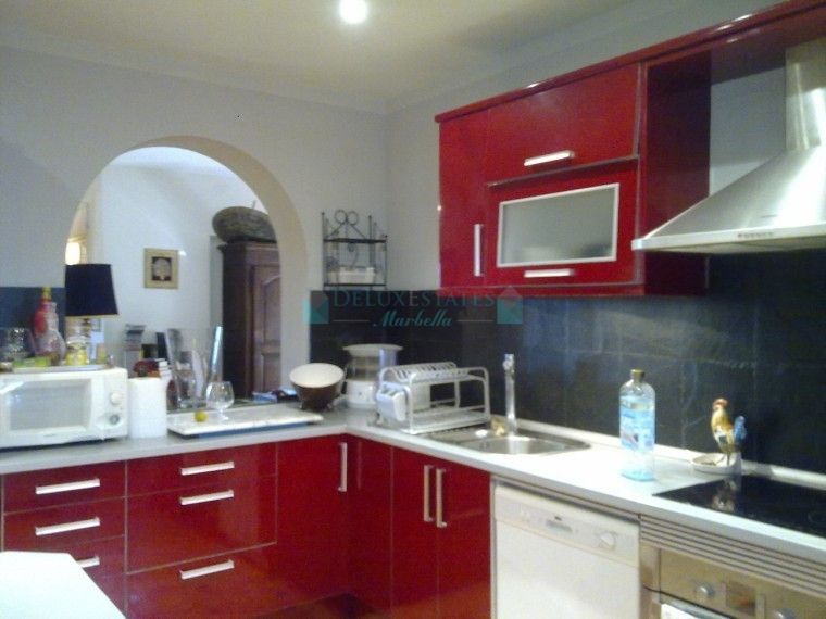 Villa for sale in Nueva Andalucia