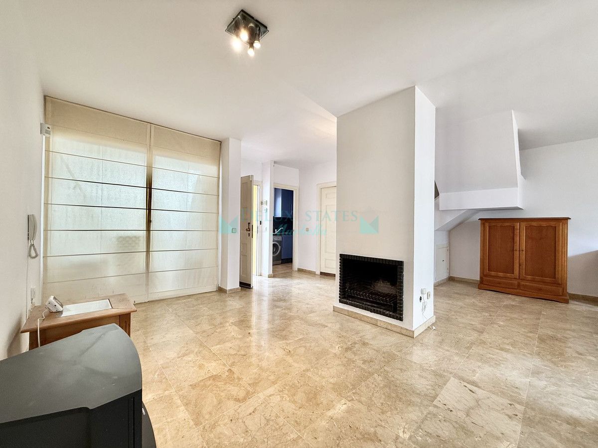 Town House for sale in Nueva Andalucia