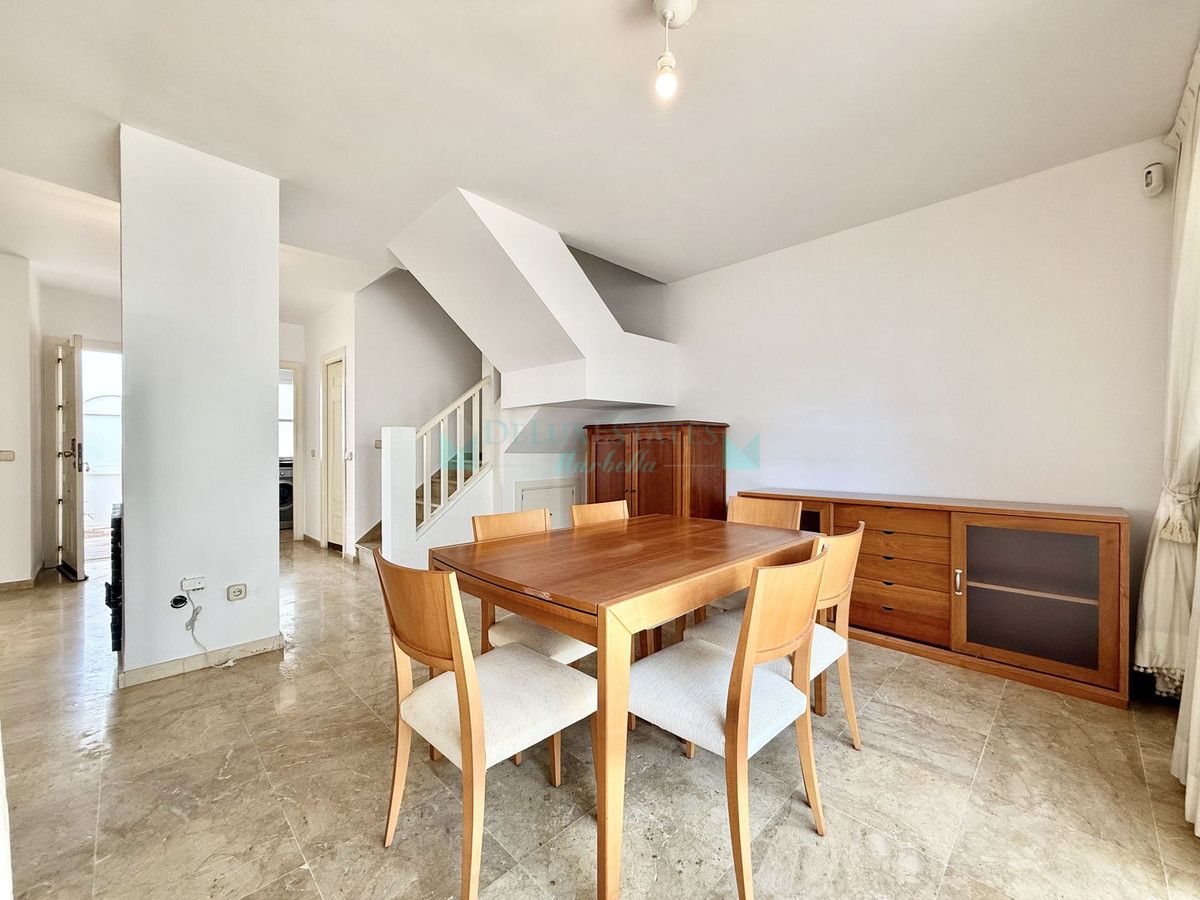 Town House for sale in Nueva Andalucia