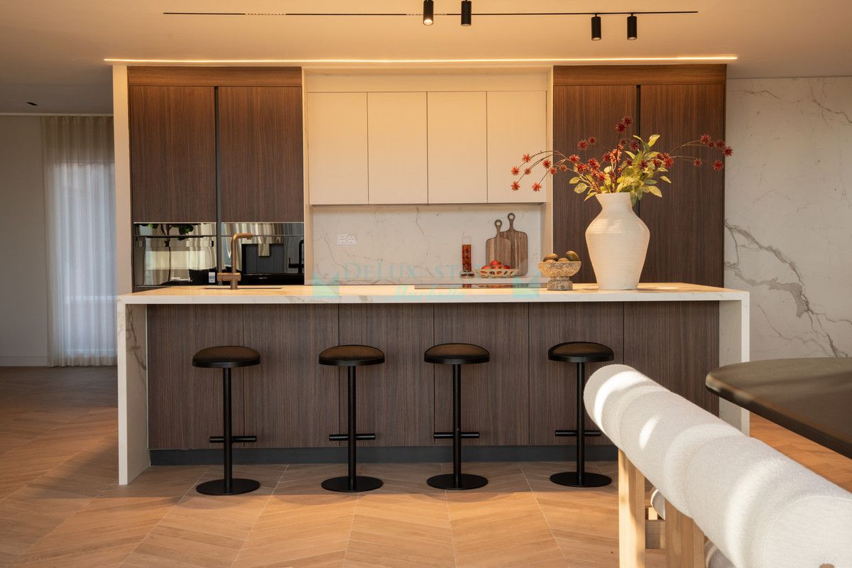 Penthouse for sale in Nueva Andalucia