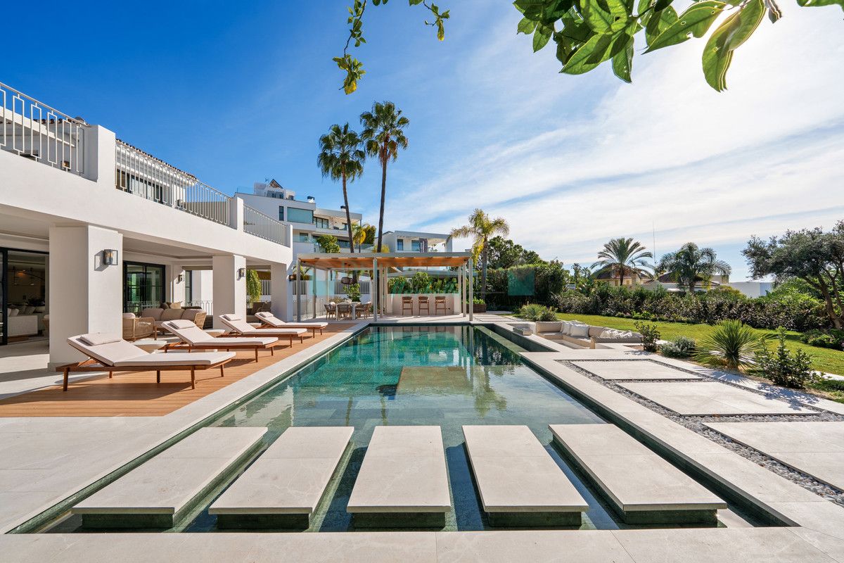 Villa for sale in La Quinta, Benahavis