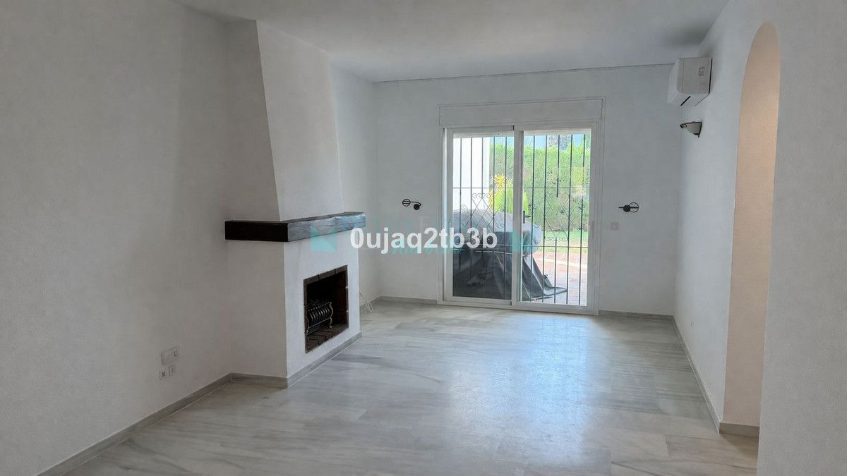 Ground Floor Apartment for sale in Nueva Andalucia