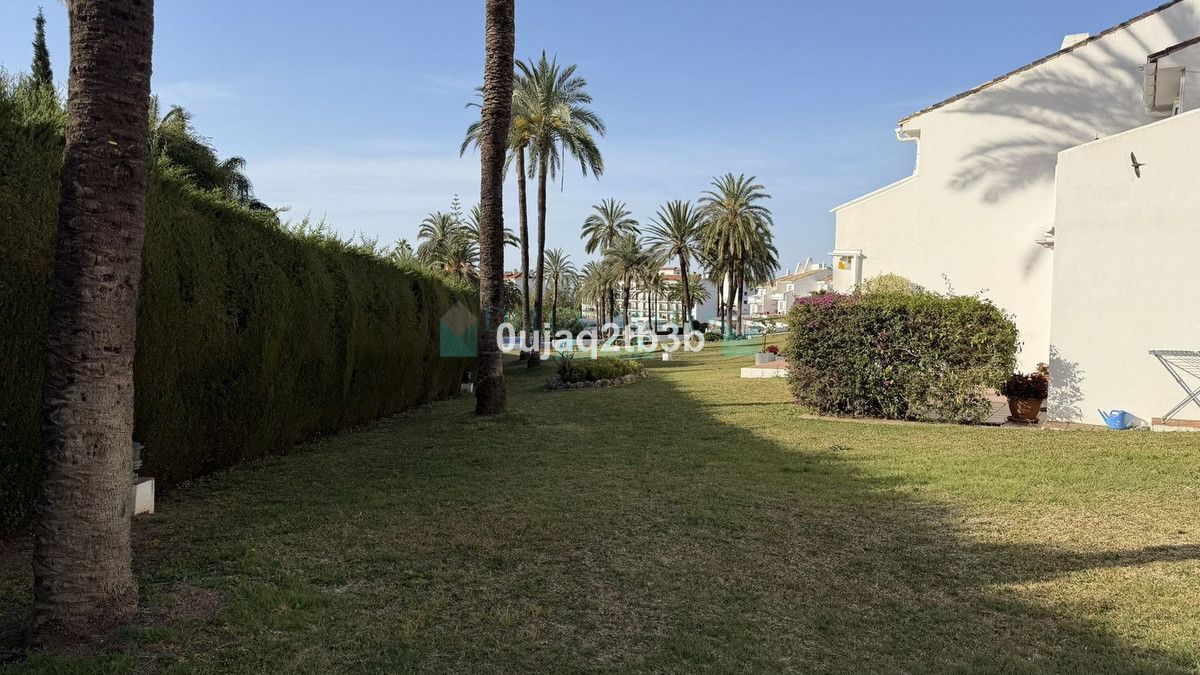 Ground Floor Apartment for sale in Nueva Andalucia