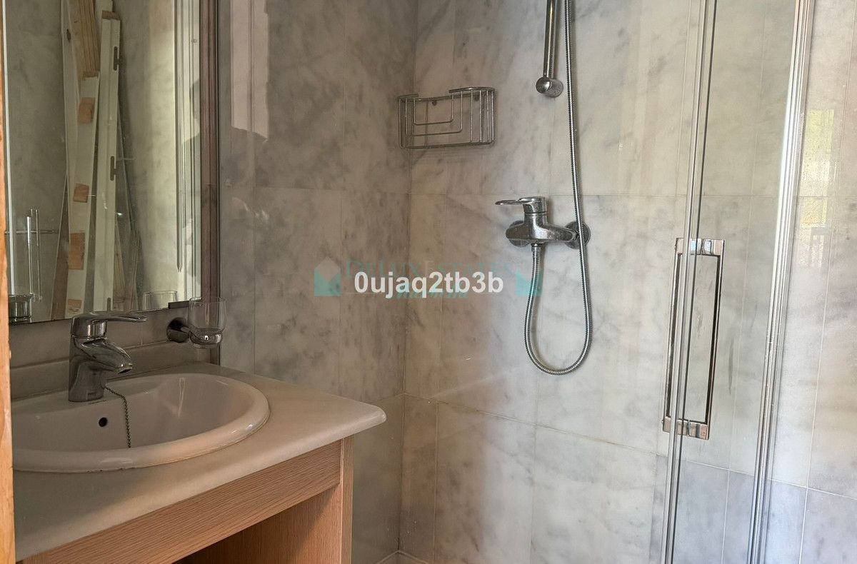 Ground Floor Apartment for sale in Nueva Andalucia