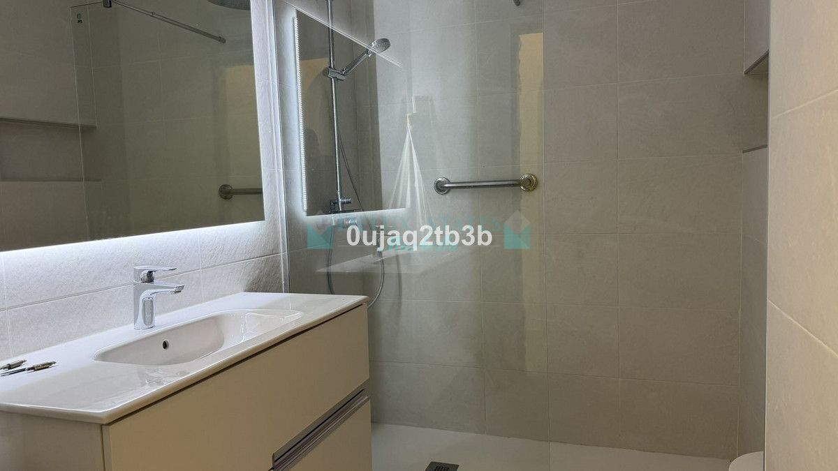 Ground Floor Apartment for sale in Nueva Andalucia