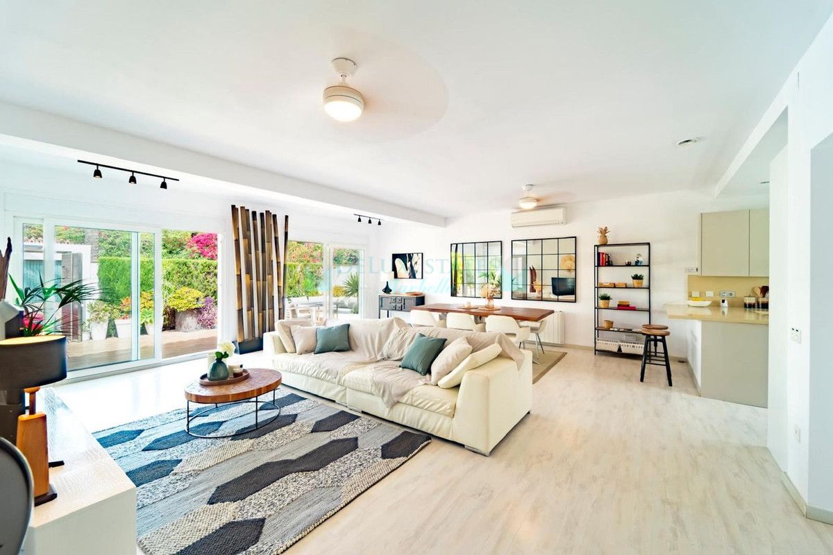 Villa en alquiler en Marbesa, Marbella Este