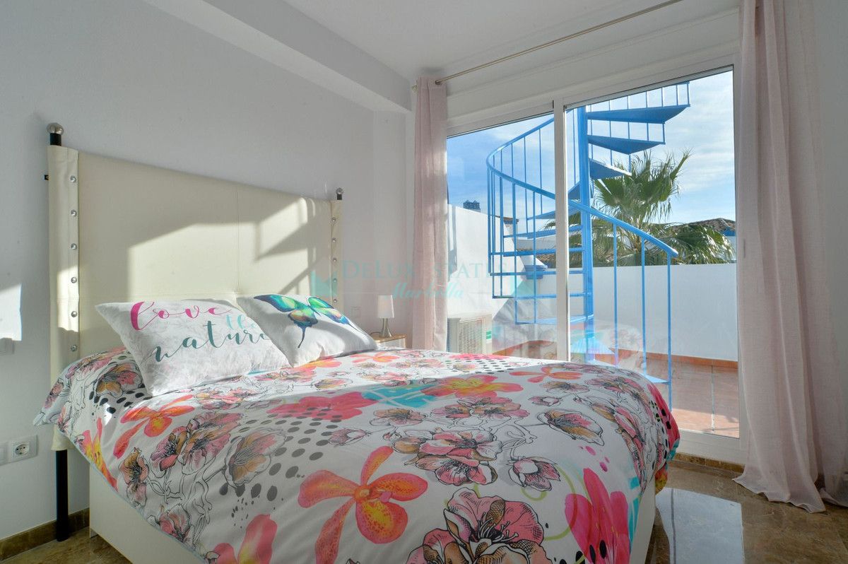 Penthouse for sale in Estepona