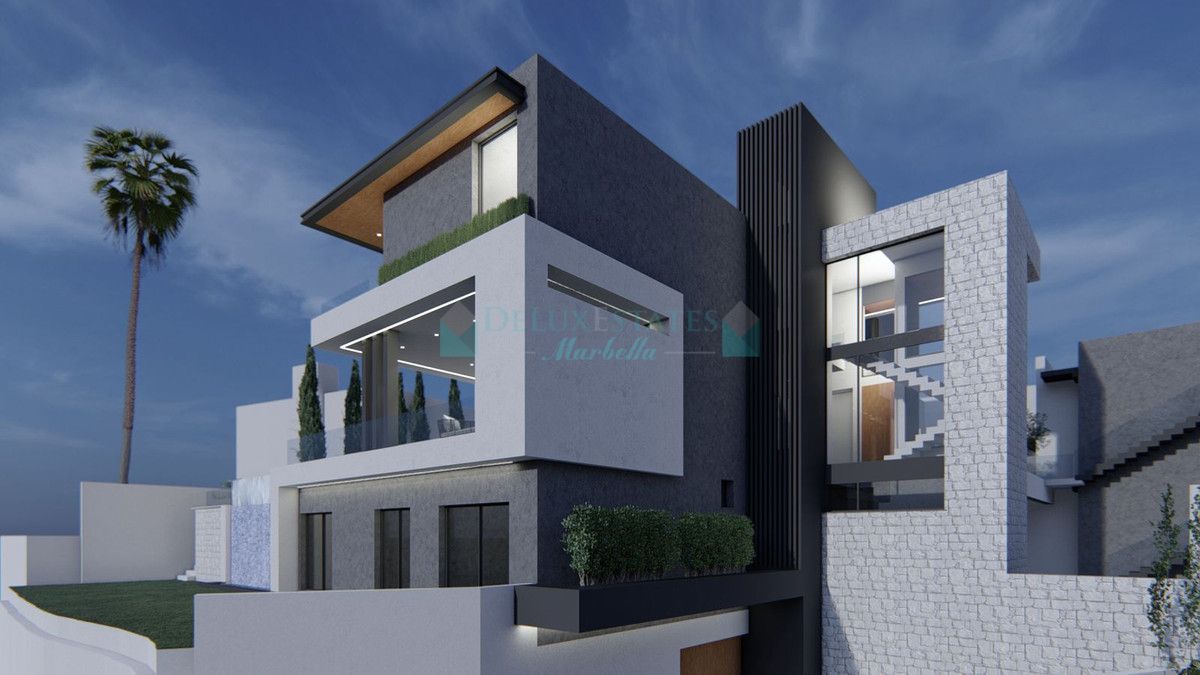 Villa for sale in Atalaya, Estepona