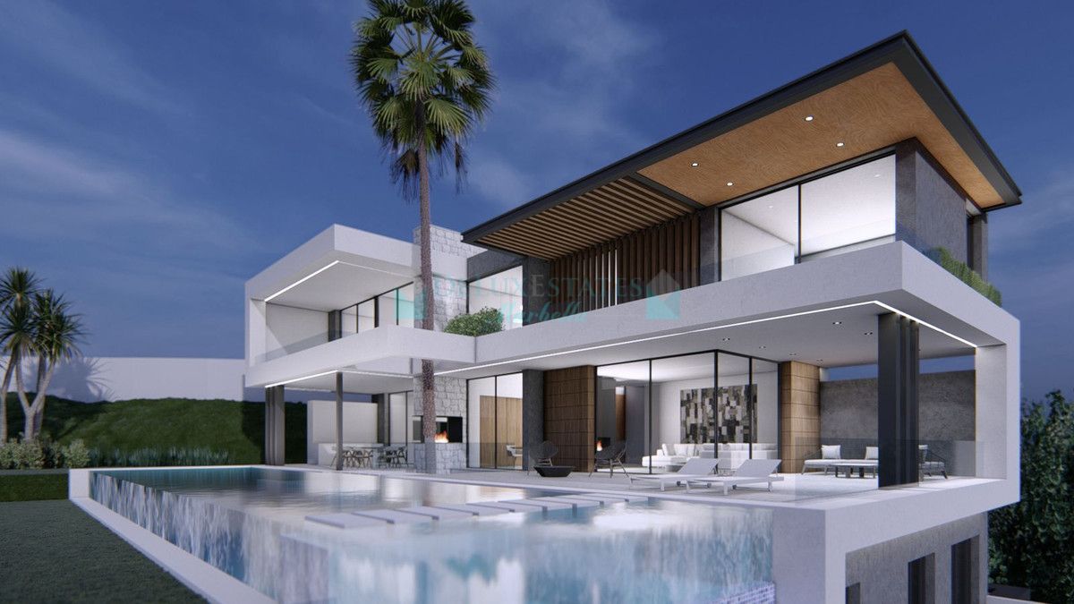 Villa for sale in Atalaya, Estepona