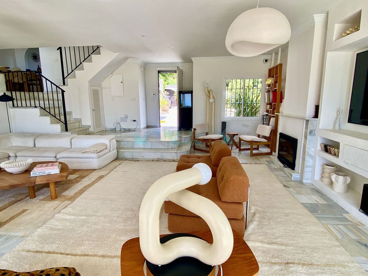 Villa en venta en El Padron, Estepona
