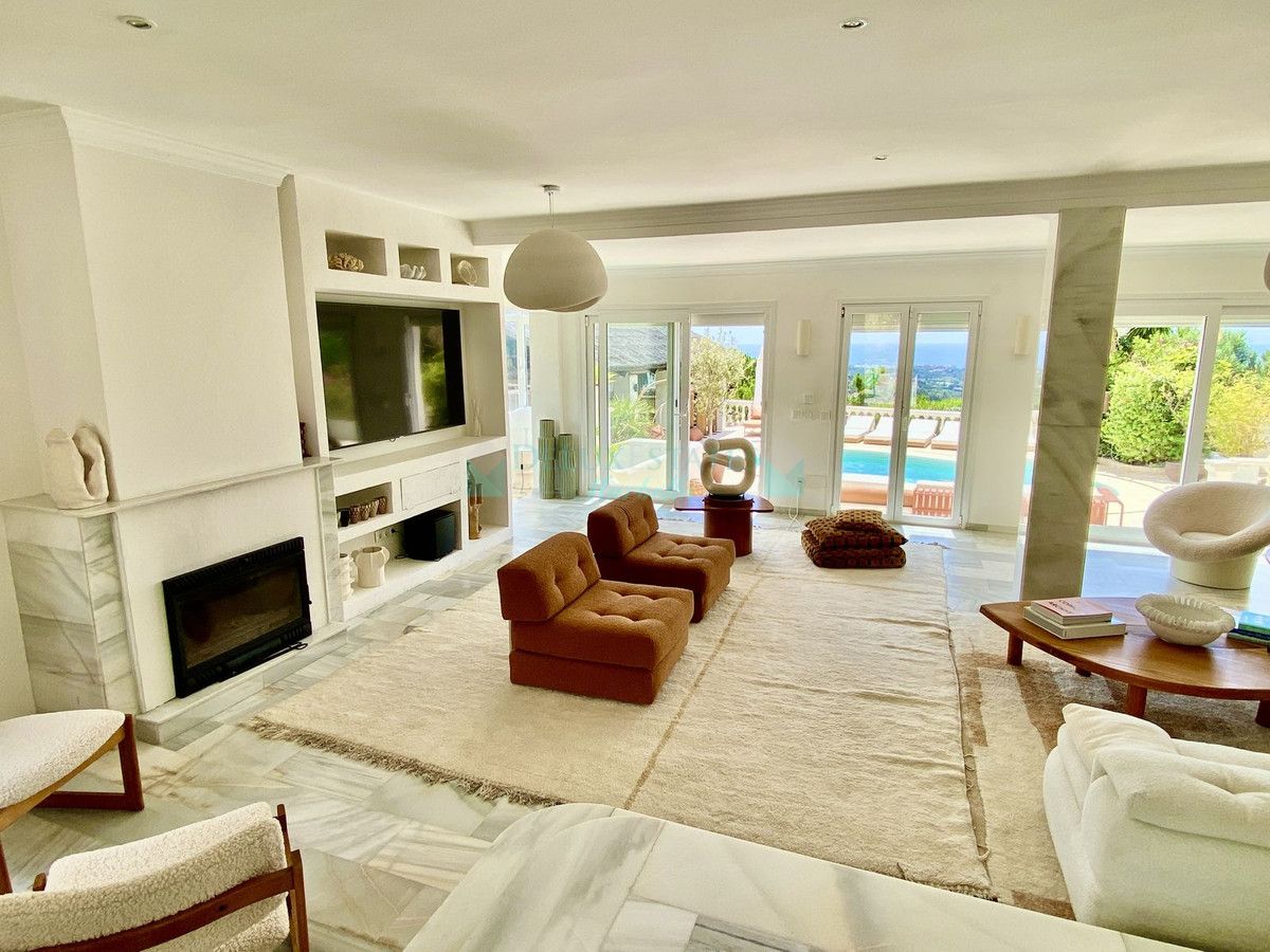 Villa en venta en El Padron, Estepona