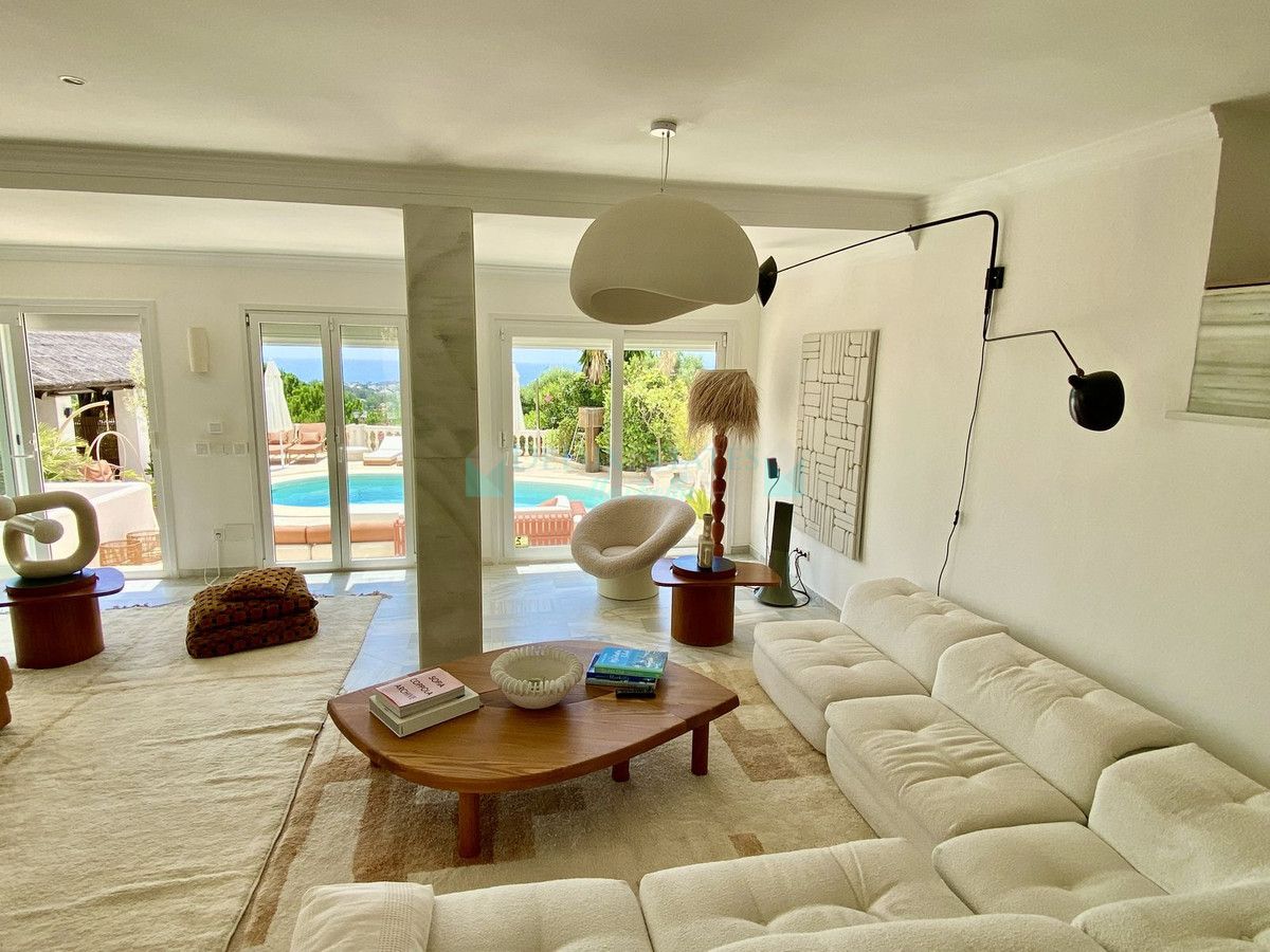 Villa en venta en El Padron, Estepona