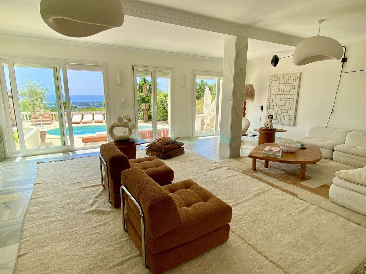 Villa en venta en El Padron, Estepona