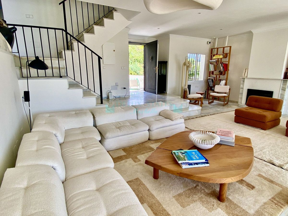 Villa en venta en El Padron, Estepona