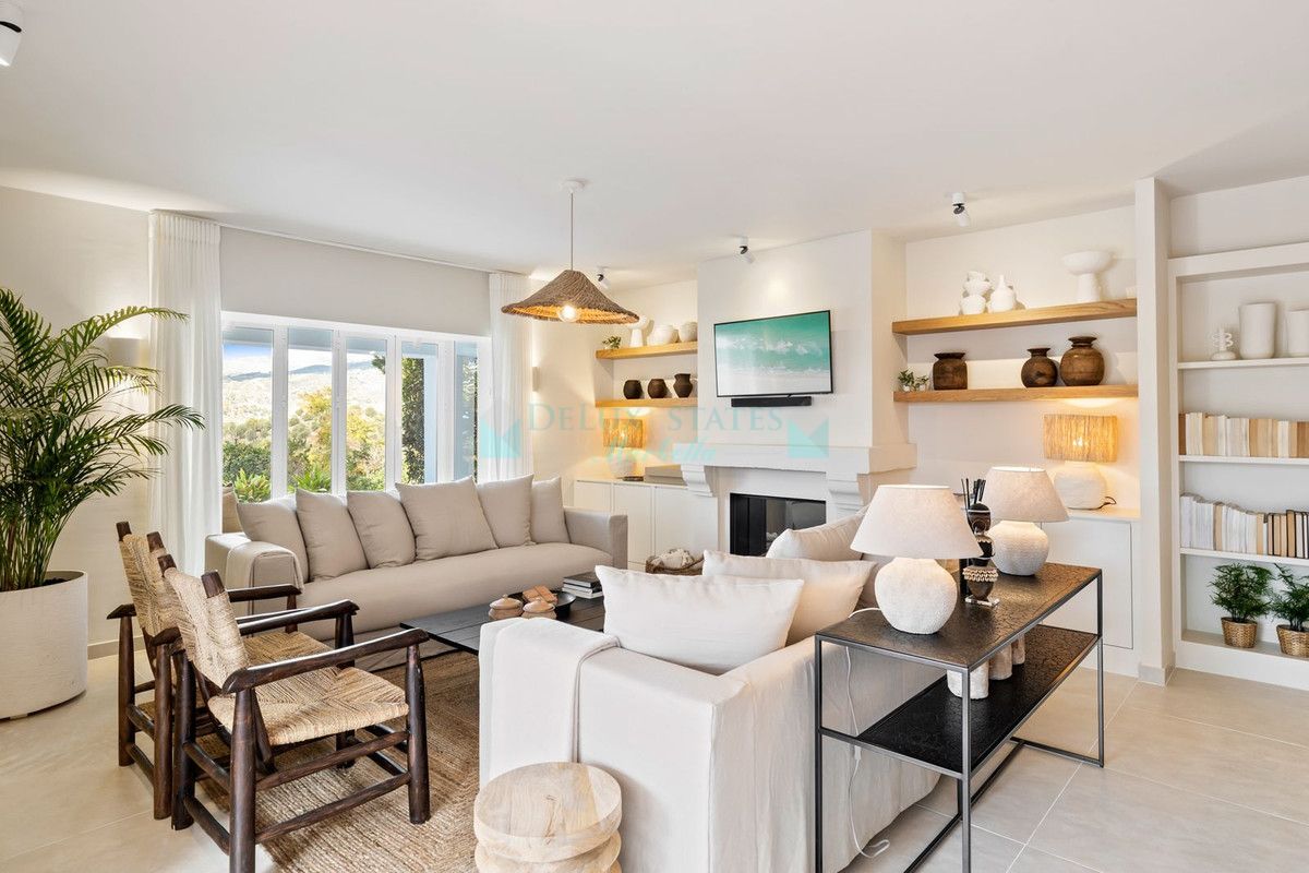 Villa for sale in Hacienda las Chapas, Marbella East