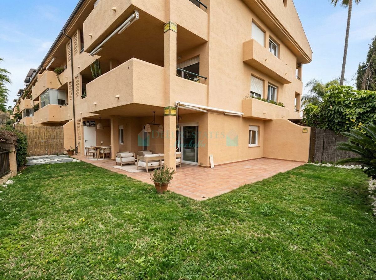 Apartamento Planta Baja en venta en Las Chapas, Marbella Este