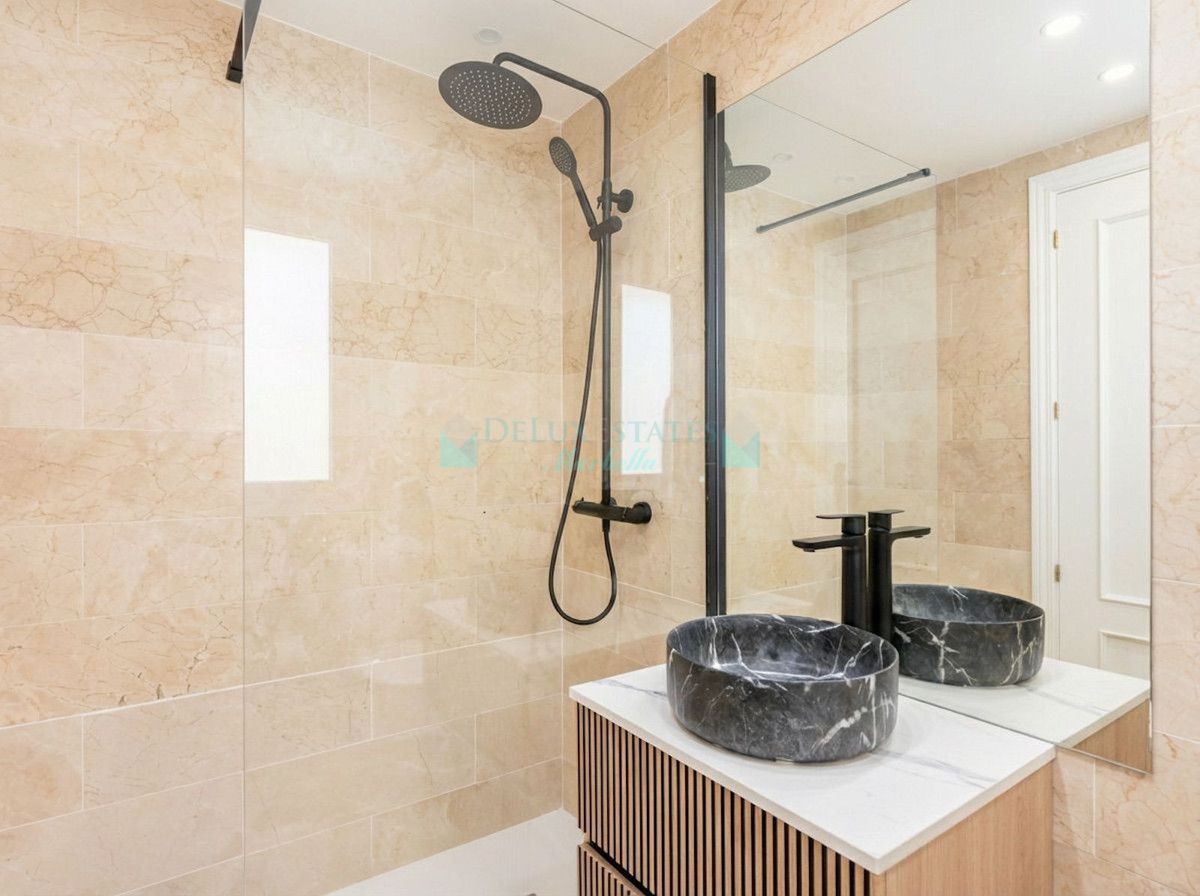 Apartamento Planta Baja en venta en Las Chapas, Marbella Este