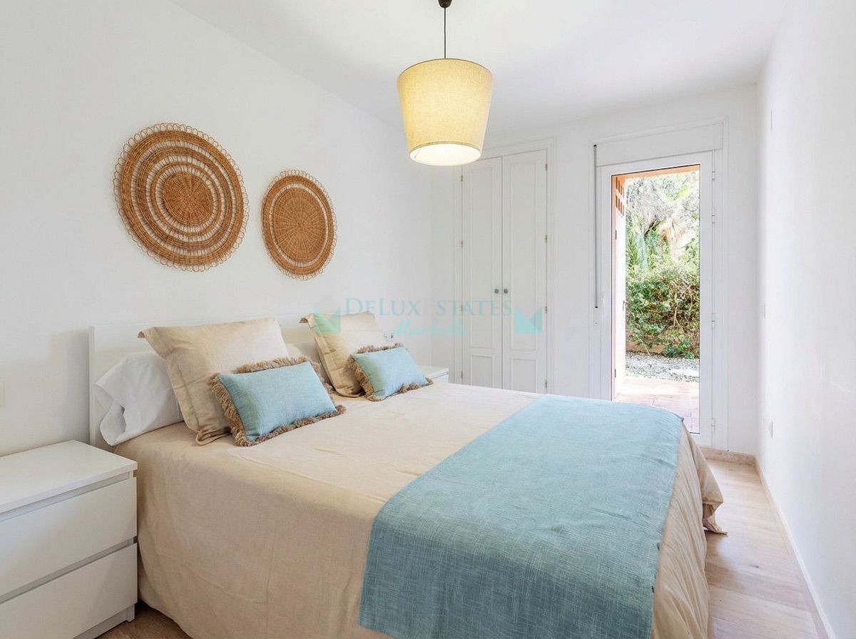 Apartamento Planta Baja en venta en Las Chapas, Marbella Este
