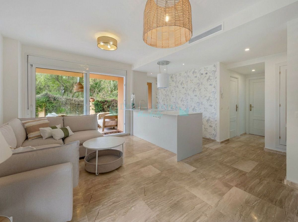 Apartamento Planta Baja en venta en Las Chapas, Marbella Este