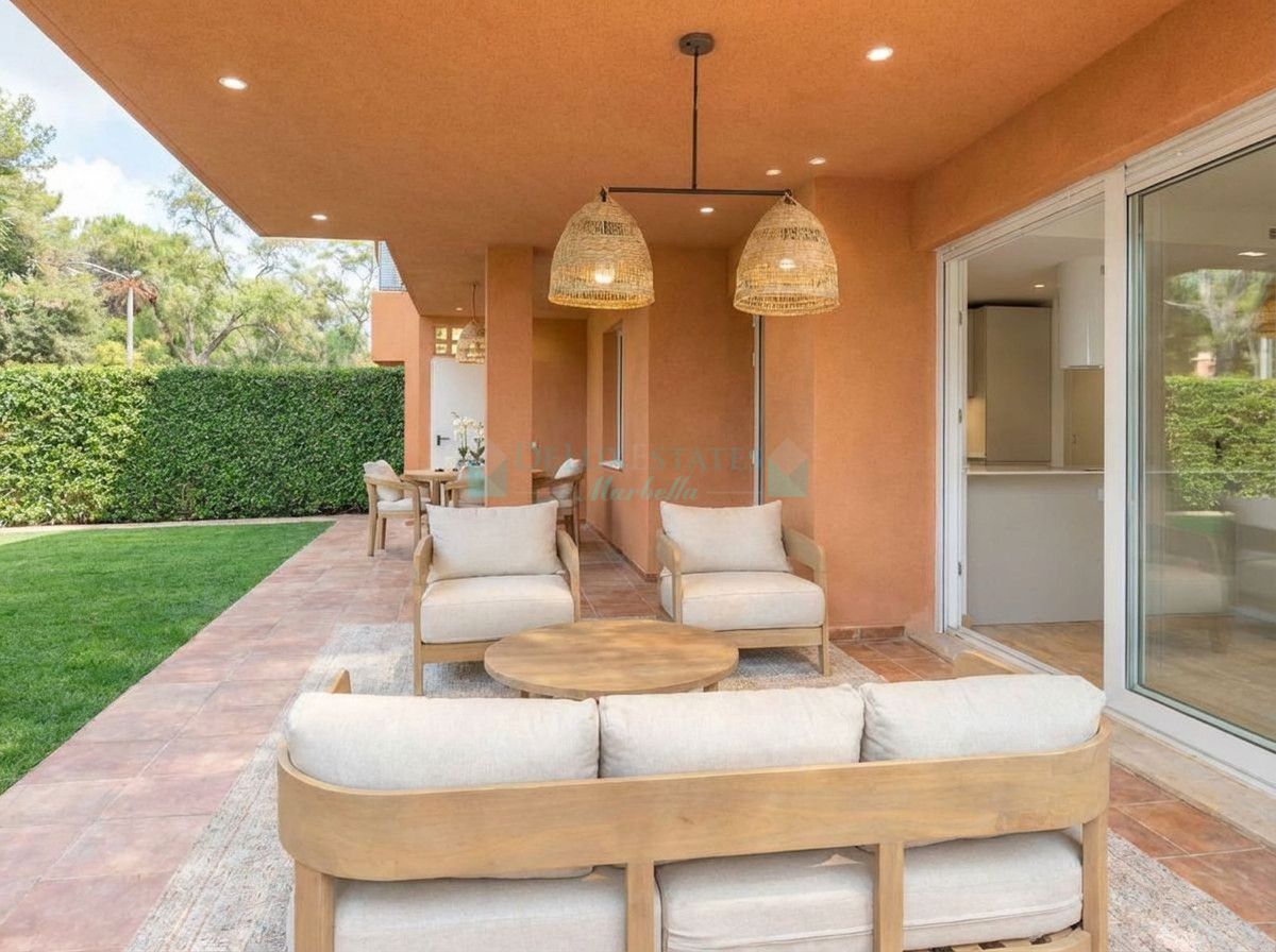 Apartamento Planta Baja en venta en Las Chapas, Marbella Este