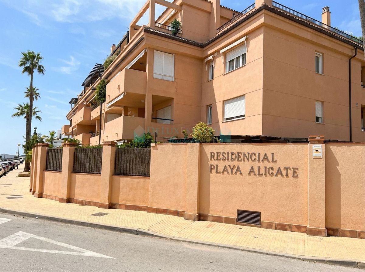 Apartamento Planta Baja en venta en Las Chapas, Marbella Este