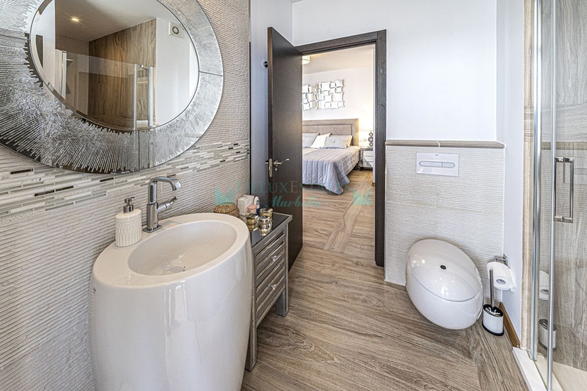 Penthouse for sale in Estepona