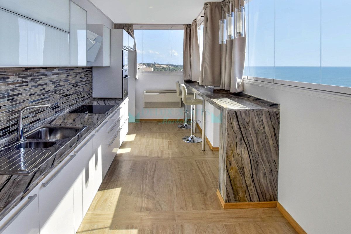 Penthouse for sale in Estepona