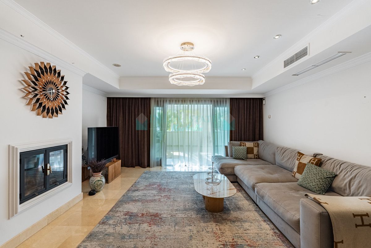 Ground Floor Apartment for sale in Marbella Golden Mile