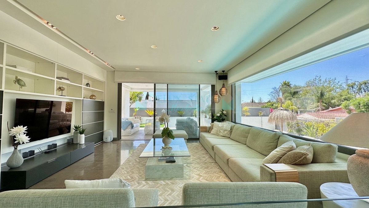 Villa for sale in Nagüeles, Marbella Golden Mile