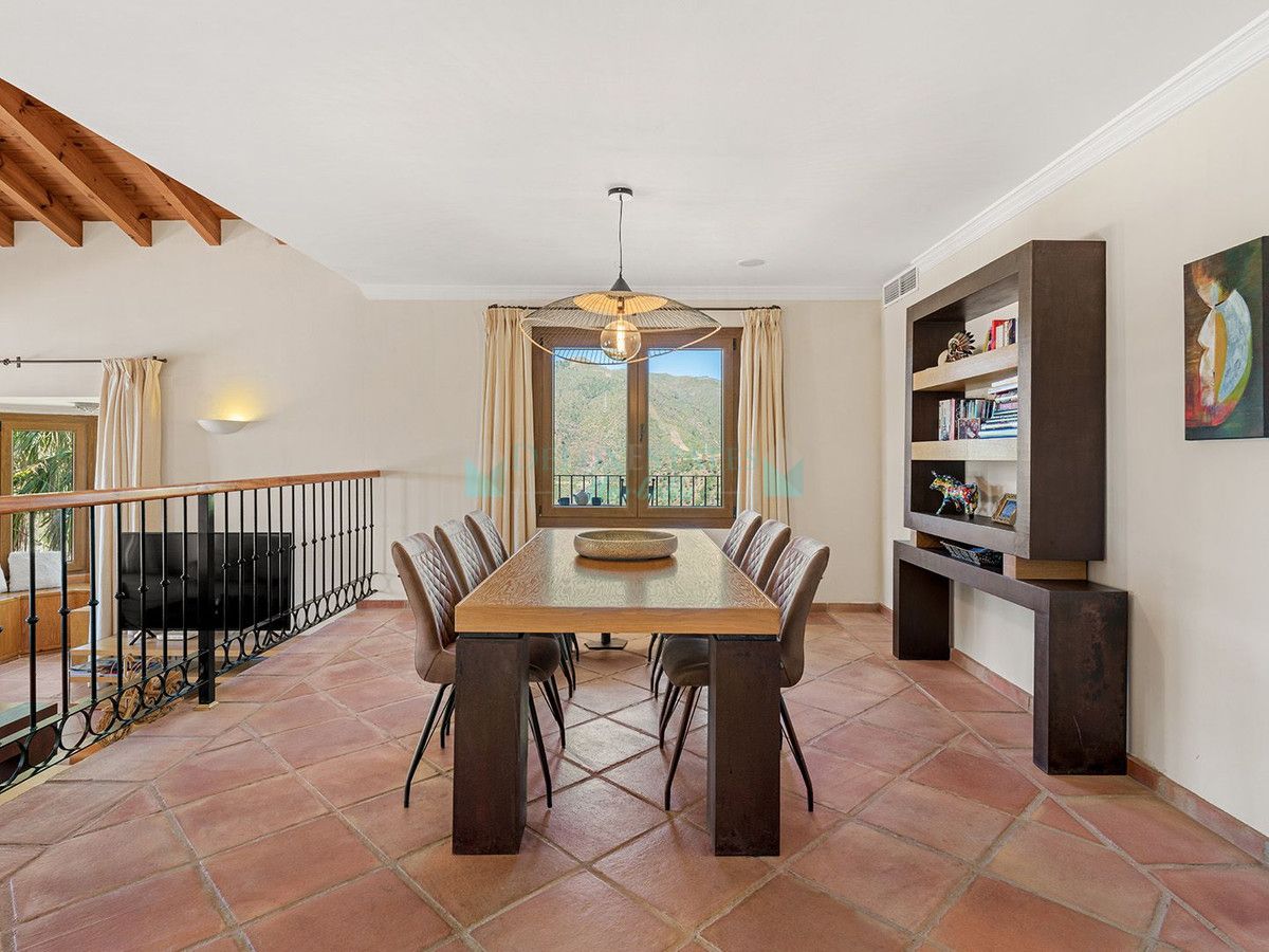 Villa en venta en Benahavis