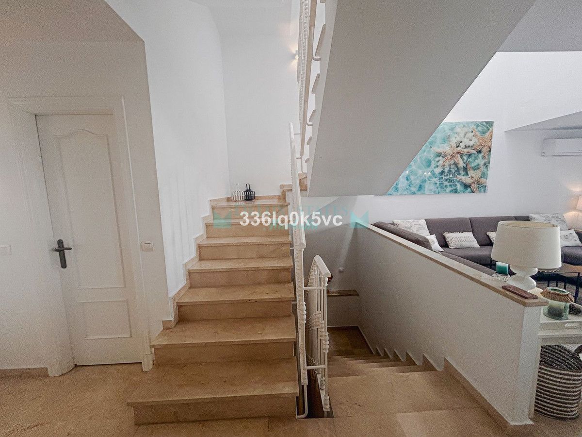 Town House for sale in Estepona