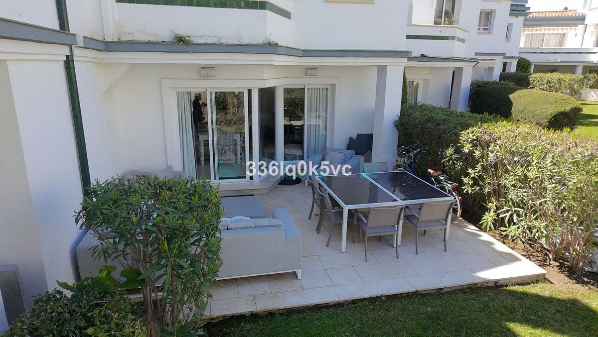 Town House for sale in Estepona