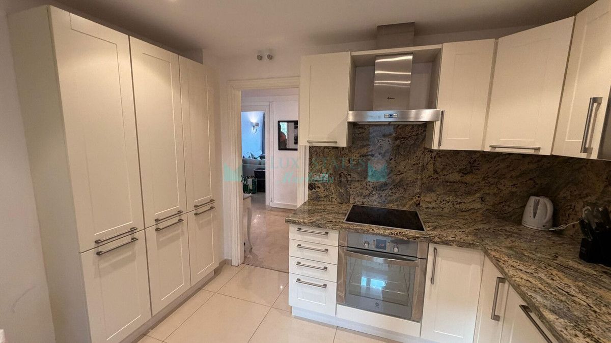 Town House for rent in La Quinta, Benahavis