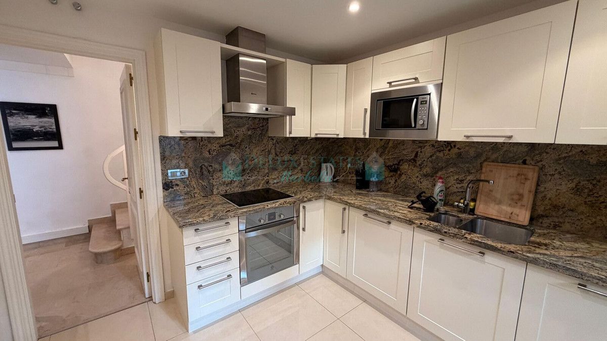 Town House for rent in La Quinta, Benahavis