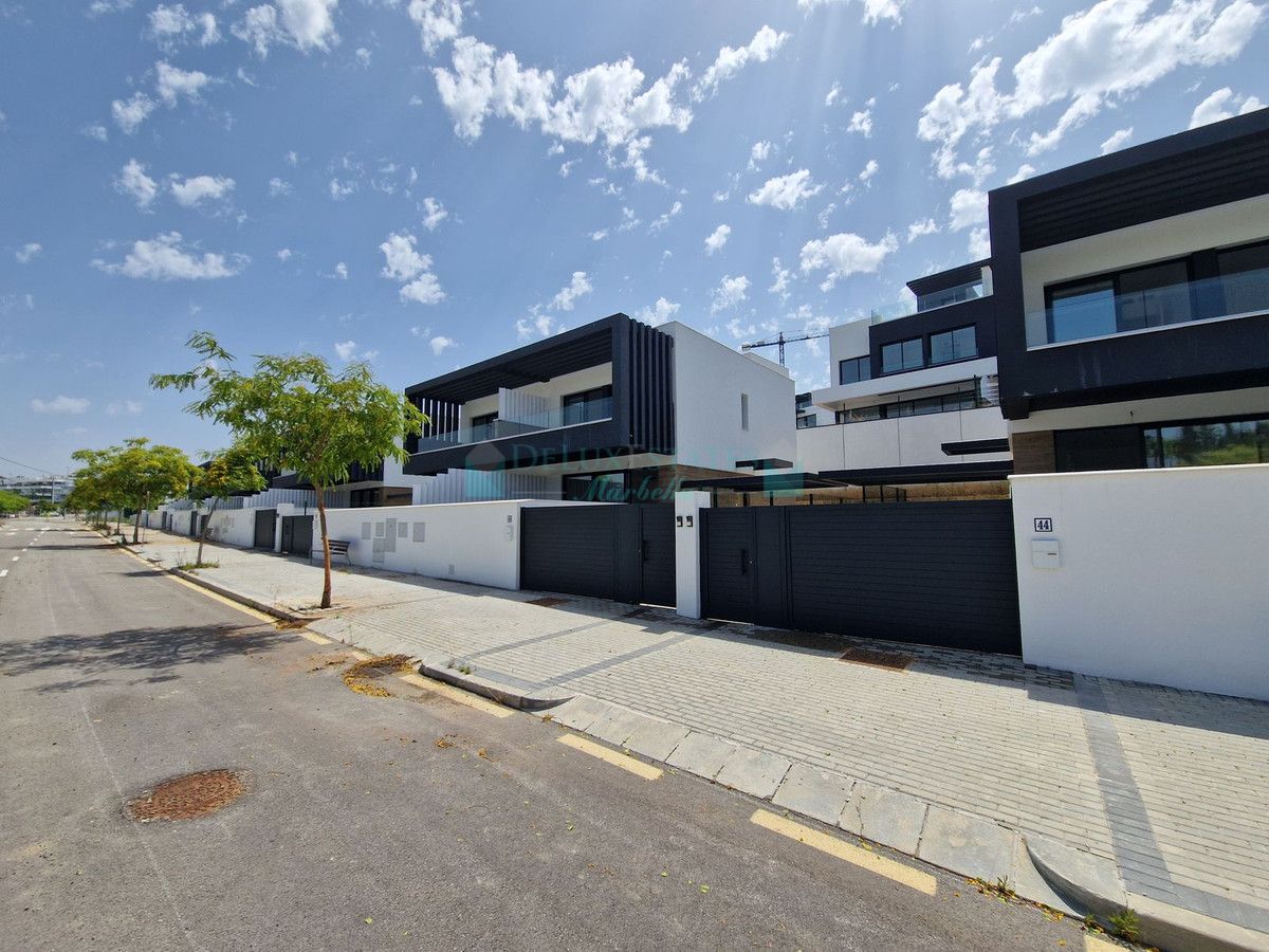 Semi Detached Villa for sale in Atalaya, Estepona