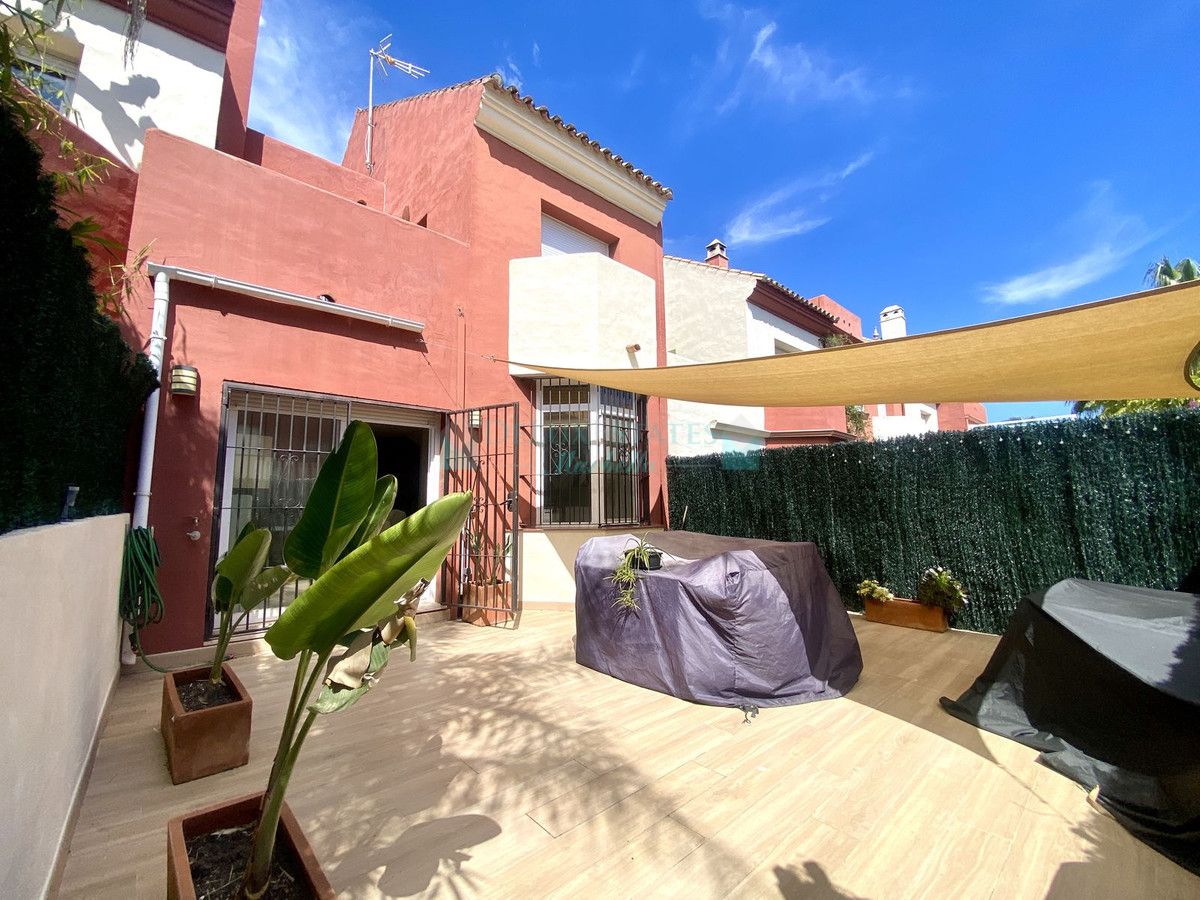 Town House for sale in Estepona