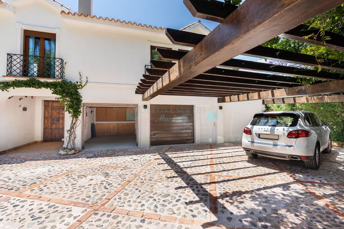 Villa for sale in Guadalmina Baja, San Pedro de Alcantara