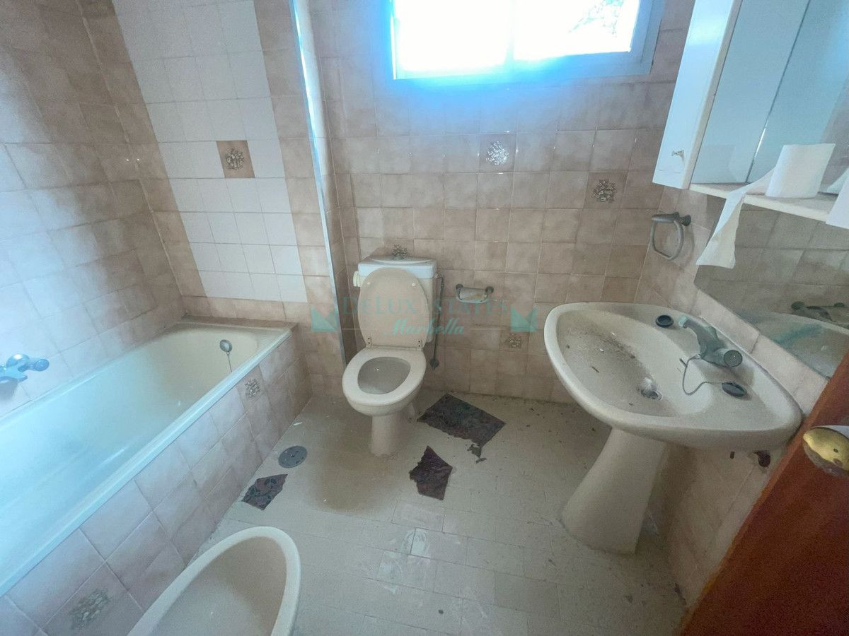 Apartment for sale in Estepona