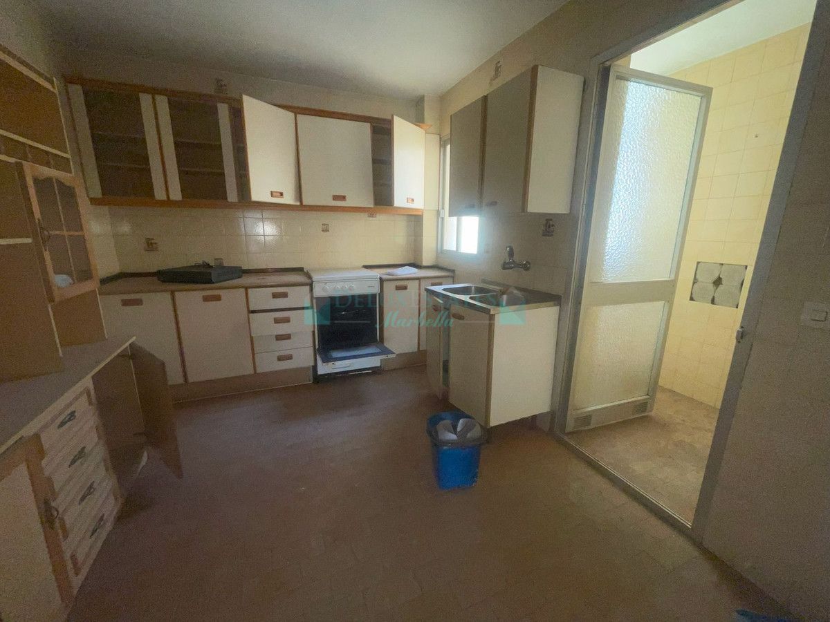 Apartment for sale in Estepona