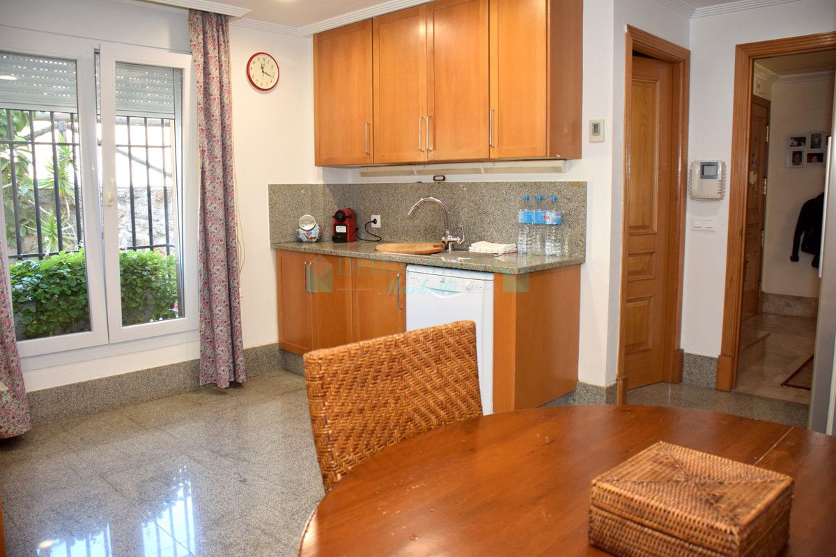 Villa Pareada en venta en Santa Clara, Marbella Este