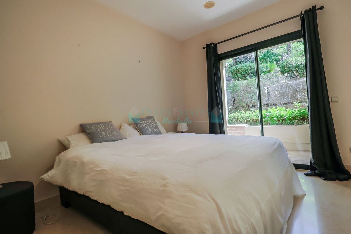 Apartamento en venta en Benahavis
