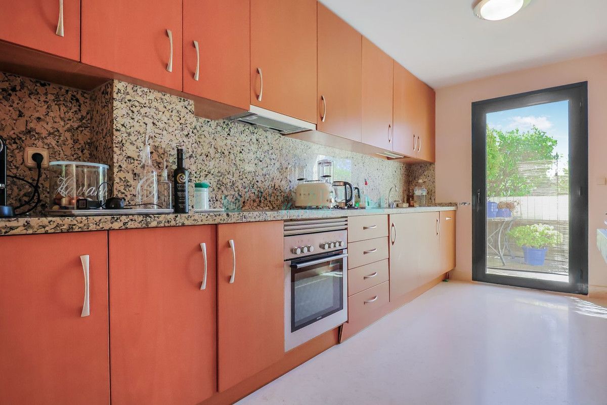 Apartamento en venta en Benahavis