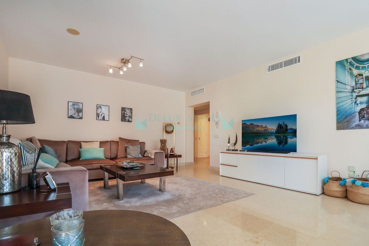 Apartamento en venta en Benahavis