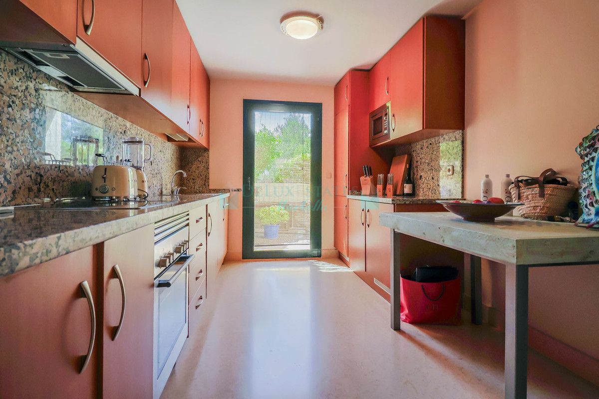 Apartamento en venta en Benahavis