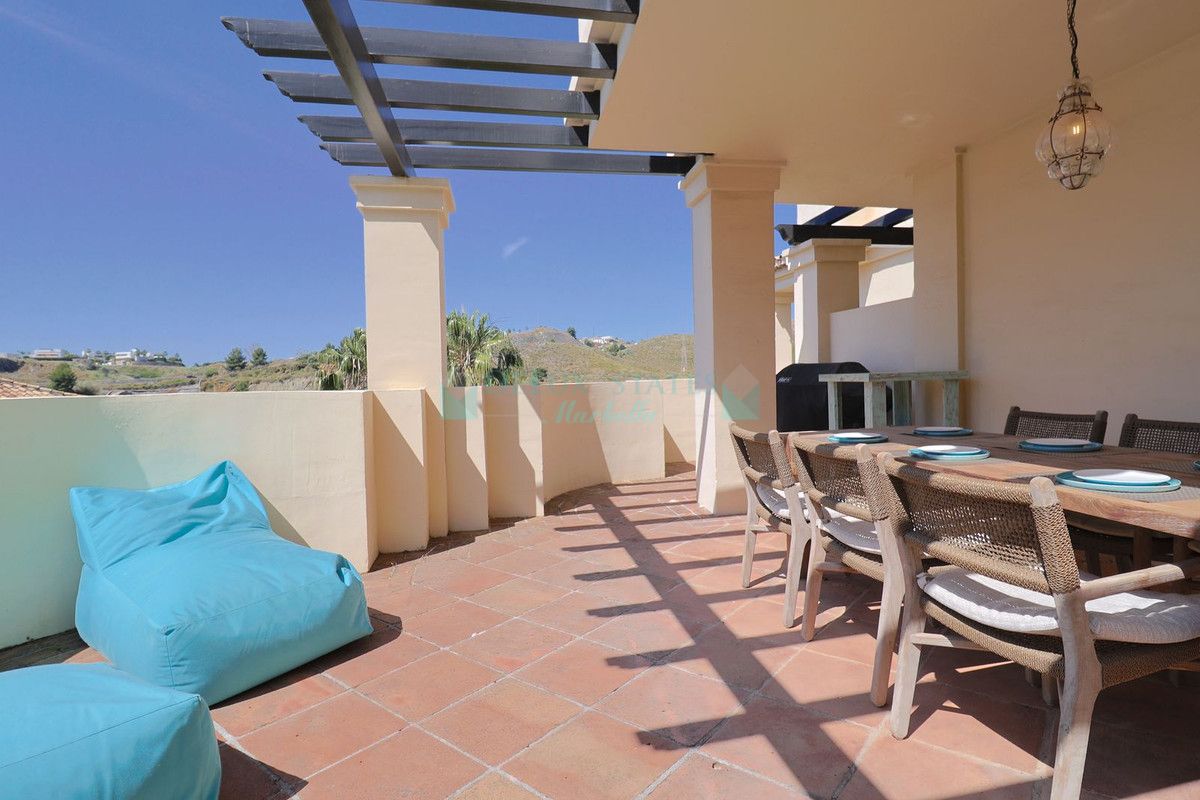 Apartamento en venta en Benahavis