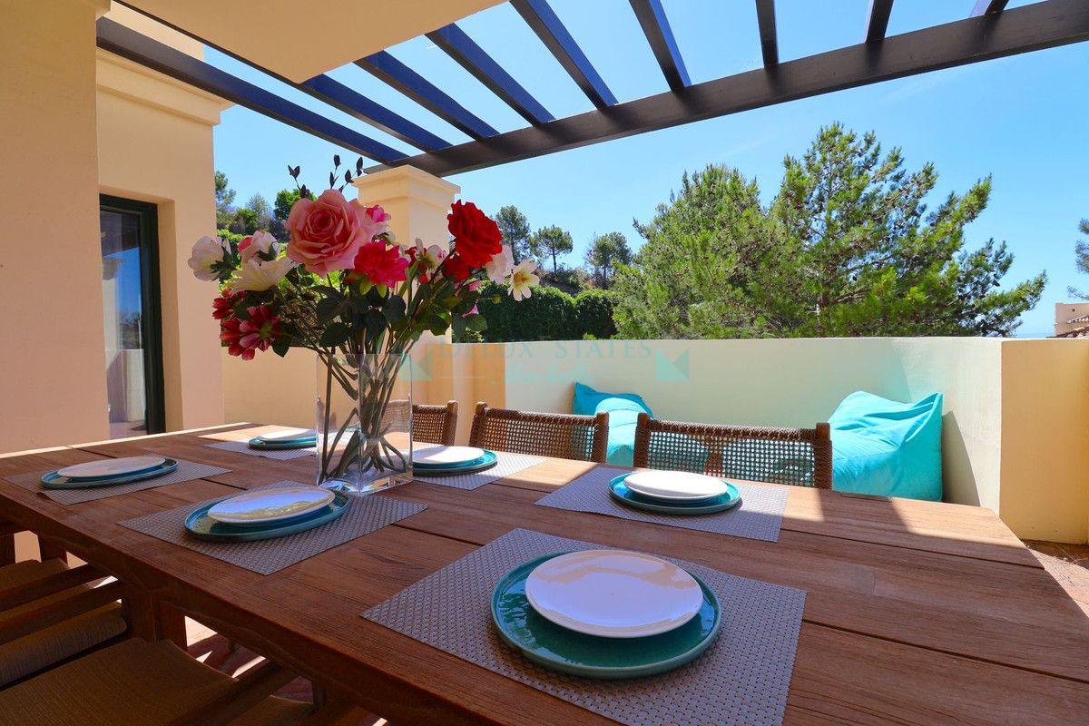 Apartamento en venta en Benahavis