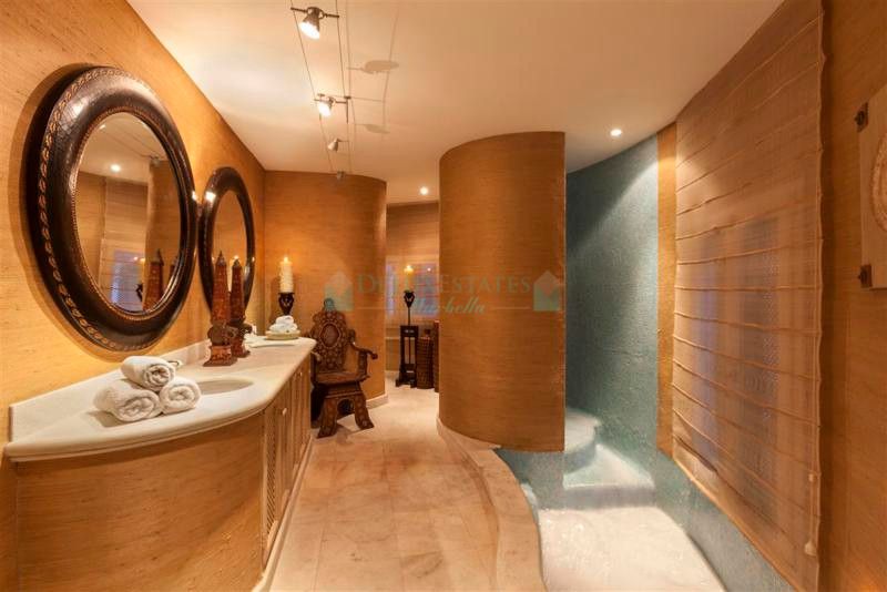 Villa for rent in Los Monteros, Marbella East