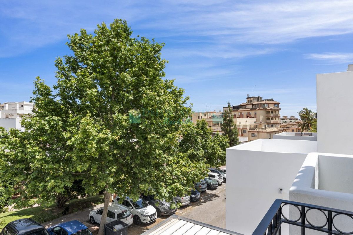 Town House for sale in Estepona