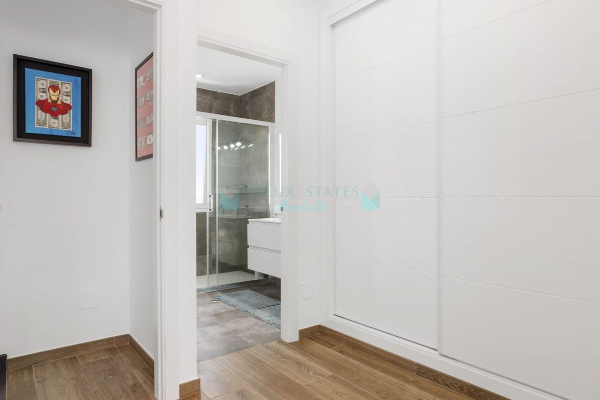 Town House for sale in Estepona